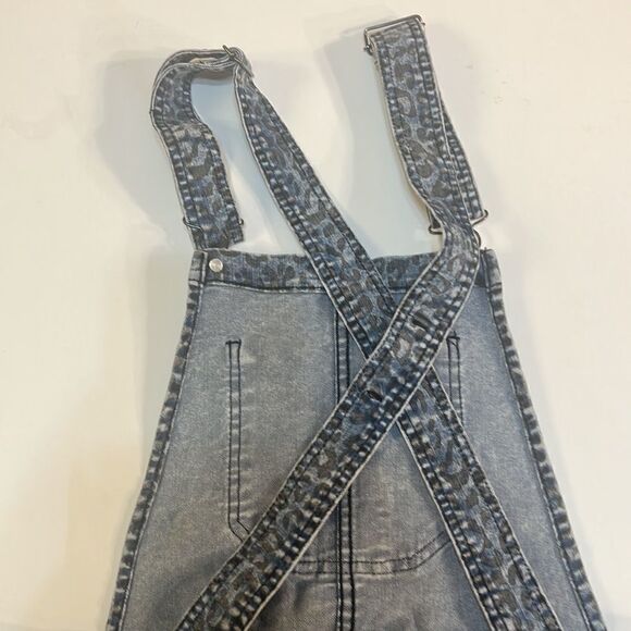 ‎Cute Premium forever 21 overall shorts - Picture 6 of 6